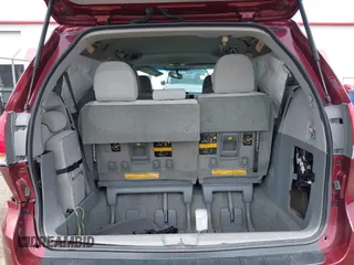 2014 Toyota Sienna LE AAS with VIN 5TDKK3DC4ES462090, listed as a IAAI auction lot 41942354 with 215,814 mi miles. Bid and sale history available at carsss.com. Image 16.