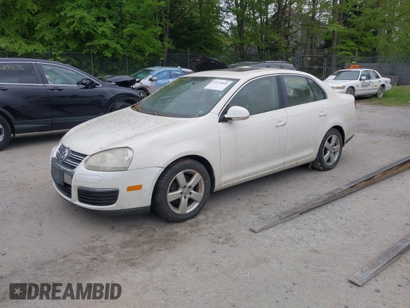 2008 Volkswagen Jetta SE with VIN 3VWRZ81K08M093880, listed as a IAAI auction lot 42273895 with 266,962 mi miles and . Bid and sale history available at DreamBid. Image 2.
