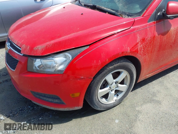 2014 Chevrolet Cruze 1LT z VIN 1G1PC5SB2E7140253, wystawiony jako IAAI lot #42323140 z przebiegiem 103 503 mil mil oraz . Historia ofert i sprzedaży dostępna na DreamBid. Obrazek 12.