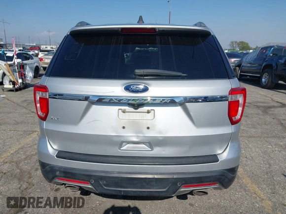 2018 Ford Explorer XLT z VIN 1FM5K7D84JGA81047, wystawiony jako IAAI lot #42216772 z przebiegiem 127 613 mil mil oraz . Historia ofert i sprzedaży dostępna na DreamBid. Obrazek 16.