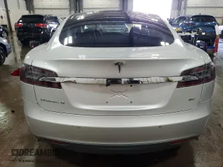 2014 Tesla Model S 60 with VIN 5YJSA1H15EFP51239, listed as a Copart auction lot 59214485 with 153,554 mi miles and Salvage title. Bid and sale history available at DreamBid. Image 6.