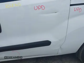 2017 Ram ProMaster City Cargo Tradesman z VIN ZFBERFAB5H6G52366, wystawiony jako IAAI lot #42147505 z przebiegiem 45 276 mil mil oraz . Historia ofert i sprzedaży dostępna na DreamBid. Obrazek 18.