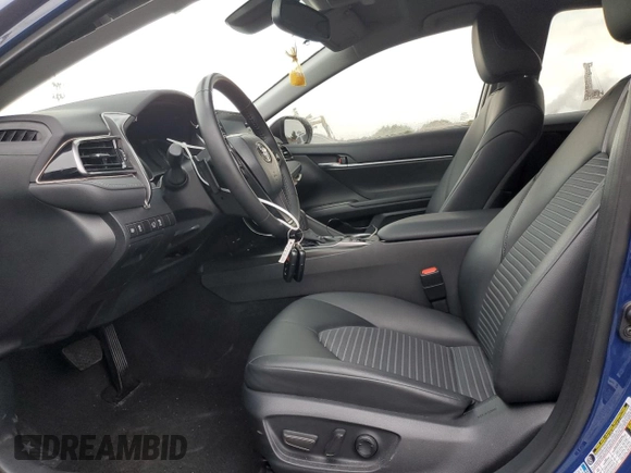 2023 Toyota Camry SE z VIN 4T1T11BK9PU076975, wystawiony jako Copart lot #69562413 z przebiegiem 17 735 mil mil oraz Nie do naprawy • Non repairable. Historia ofert i sprzedaży dostępna na DreamBid. Obrazek 7.