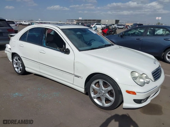 2007 Mercedes-Benz C-Class 2.5L Sport with VIN WDBRF52H77F933731, listed as a IAAI auction lot 41935182 with 153,907 mi miles. Bid and sale history available at carsss.com. Image 1.