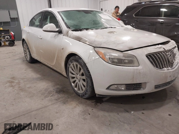 2011 Buick Regal CXL RL3 with VIN 2G4GR5EC0B9182579, listed as a IAAI auction lot 41593715 with 1 mi miles. Bid and sale history available at carsss.com. Image 1.