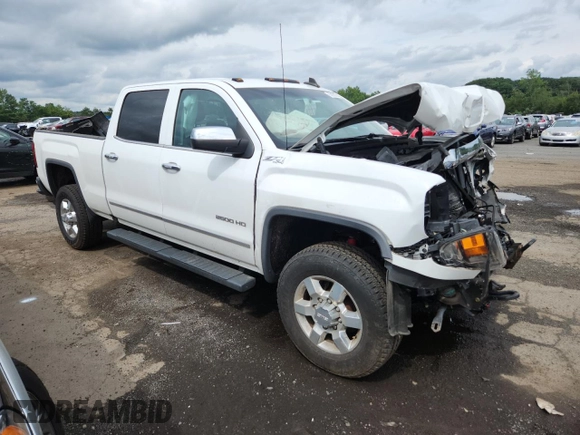 2018 GMC Sierra 2500HD SLT with VIN 1GT12TEG4JF202330, listed as a Copart auction lot 62895355 with 87,049 mi miles and Salvage title. Bid and sale history available at DreamBid. Image 4.