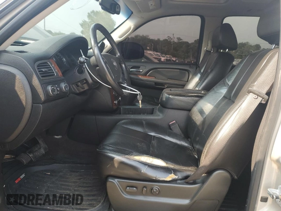 2007 Chevrolet Tahoe LTZ с VIN 1GNFK130X7J354528, выставлен на аукционе Copart как лот 59683165 с пробегом 252 884 миль миль и Списание • Salvage title. История ставок и продаж доступна на DreamBid. Изображение 7.
