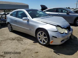 2004 Mercedes-Benz C z VIN WDBRN64J44A634666, wystawiony jako Copart lot #65085215 z przebiegiem 106 079 mil mil oraz Szkoda całkowita • Salvage title. Historia ofert i sprzedaży dostępna na DreamBid. Obrazek 4.