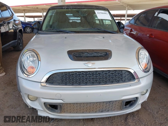 2011 MINI Hardtop S с VIN WMWSV3C56BTY15109, выставлен на аукционе IAAI как лот 42506082 с пробегом 93 443 миль миль и . История ставок и продаж доступна на DreamBid. Изображение 6.