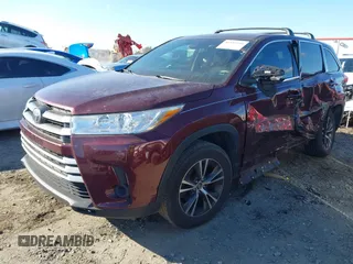 2018 Toyota Highlander LE z VIN 5TDZARFH2JS040424, wystawiony jako IAAI lot #41153516 z przebiegiem 112 246 mil mil oraz . Historia ofert i sprzedaży dostępna na DreamBid. Obrazek 17.