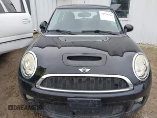 2010 MINI Hardtop S with VIN WMWMF7C52ATZ69084, listed as a IAAI auction lot 42576294 with Not provided miles and . Bid and sale history available at DreamBid. Image 6.