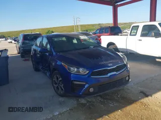 2019 Kia Forte LXS z VIN 3KPF24AD2KE020256, wystawiony jako IAAI lot #39141379 z przebiegiem 80 878 mil mil oraz . Historia ofert i sprzedaży dostępna na DreamBid. Obrazek 1.