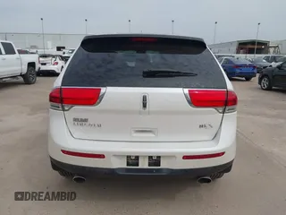 2012 Lincoln MKX with VIN 2LMDJ6JK8CBL01555, listed as a IAAI auction lot 41723407 with 111,370 mi miles. Bid and sale history available at carsss.com. Image 17.