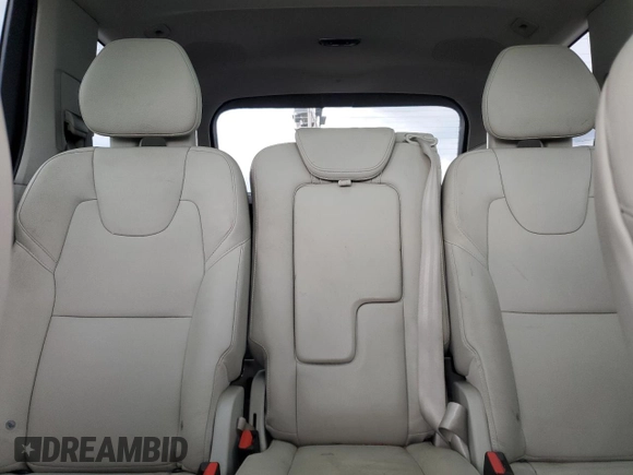2018 Volvo XC90 Momentum z VIN YV4A22PK5J1197046, wystawiony jako Copart lot #57102435 z przebiegiem 71 987 mil mil oraz Szkoda całkowita • Salvage title. Historia ofert i sprzedaży dostępna na DreamBid. Obrazek 10.