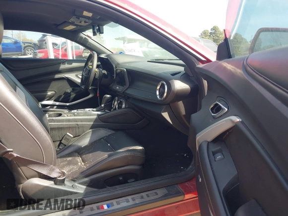 2017 Chevrolet Camaro 2LT z VIN 1G1FD1RSXH0168452, wystawiony jako IAAI lot #41878815 z przebiegiem 164 149 mil mil oraz . Historia ofert i sprzedaży dostępna na DreamBid. Obrazek 5.