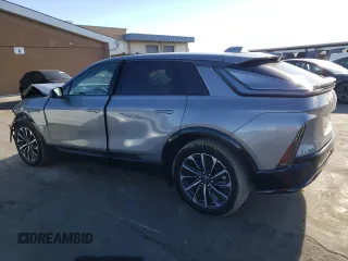 2024 Cadillac LYRIQ Sport z VIN 1GYKPTRK5RZ107588, wystawiony jako Copart lot #75906234 z przebiegiem 8 369 mil mil oraz Szkoda całkowita • Salvage title. Historia ofert i sprzedaży dostępna na DreamBid. Obrazek 2.
