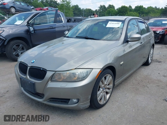2009 BMW 3 Series 328i xDrive z VIN WBAPK53599A511983, wystawiony jako IAAI lot #42414508 z przebiegiem 164 130 mil mil oraz . Historia ofert i sprzedaży dostępna na DreamBid. Obrazek 2.