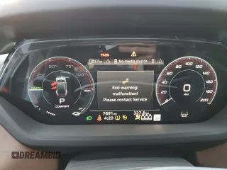 2023 Audi e-tron GT Premium Plus z VIN WAUFJBFW0P7006345, wystawiony jako Copart lot #83605424 z przebiegiem 7691 mil mil oraz Szkody całkowita. Historia ofert i sprzedaży dostępna na DreamBid. Obrazek 9.