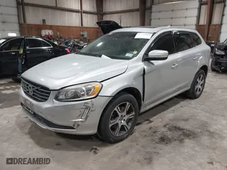 2015 Volvo XC60 T6 Platinum with VIN YV4902RM8F2651797, listed as a IAAI auction lot 41567952 with 230,868 mi miles. Bid and sale history available at carsss.com. Image 17.