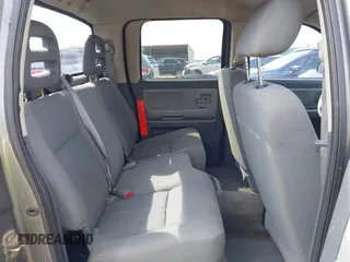 2006 Dodge Dakota SLT with VIN 1D7HW48N96S689743, listed as a IAAI auction lot 41772735 with 258,532 mi miles. Bid and sale history available at carsss.com. Image 8.