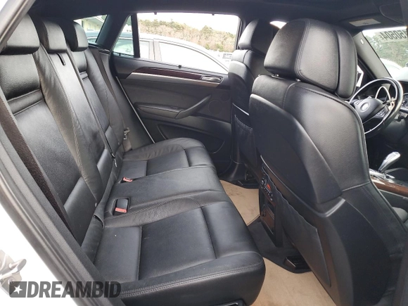 2013 BMW X6 xDrive50i z VIN 5UXFG8C52DL591043, wystawiony jako Copart lot #85150504 z przebiegiem 106 179 mil mil oraz Szkoda całkowita • Salvage title. Historia ofert i sprzedaży dostępna na DreamBid. Obrazek 11.