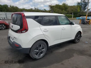 2021 Kia Soul S with VIN KNDJ23AU6M7145722, listed as a Copart auction lot 55242145 with 126,131 mi miles and Clean Title. Bid and sale history available at DreamBid. Image 3.
