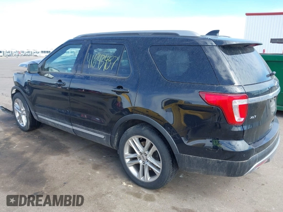 2017 Ford Explorer XLT z VIN 1FM5K7D88HGD91079, wystawiony jako IAAI lot #41843487 z przebiegiem 29 845 mil mil oraz . Historia ofert i sprzedaży dostępna na DreamBid. Obrazek 3.