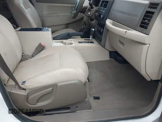 2012 Jeep Liberty Sport Latitude z VIN 1C4PJLAKXCW145609, wystawiony jako IAAI lot #42342281 z przebiegiem 107 256 mil mil oraz . Historia ofert i sprzedaży dostępna na DreamBid. Obrazek 5.