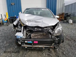 2015 Toyota Yaris L z VIN VNKKTUD33FA026503, wystawiony jako Copart lot #74686043 z przebiegiem 95 169 mil mil oraz Szkoda całkowita • Salvage title. Historia ofert i sprzedaży dostępna na DreamBid. Obrazek 5.