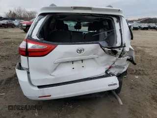 2018 Toyota Sienna LE Auto Access Seat with VIN 5TDKZ3DC1JS904717, listed as a Copart auction lot 43909145 with 66,111 mi miles and Salvage Title. Bid and sale history available at carsss.com. Image 6.
