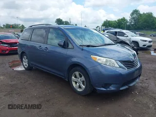 2014 Toyota Sienna LE AAS with VIN 5TDKK3DC8ES478695, listed as a IAAI auction lot 42404277 with 264,041 mi miles and . Bid and sale history available at DreamBid. Image 1.