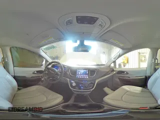 2019 Chrysler Pacifica Touring Plus z VIN 2C4RC1FG3KR636753, wystawiony jako Copart lot #60466095 z przebiegiem 109 678 mil mil oraz Szkoda całkowita • Salvage title. Historia ofert i sprzedaży dostępna na DreamBid. Obrazek 16.