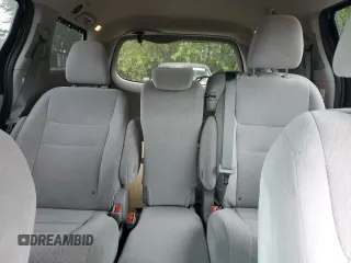 2020 Toyota Sienna LE Auto Access Seat с VIN 5TDKZ3DC4LS072034, выставлен на аукционе Copart как лот 62531295 с пробегом 81 639 миль миль и Списание • Salvage title. История ставок и продаж доступна на DreamBid. Изображение 10.