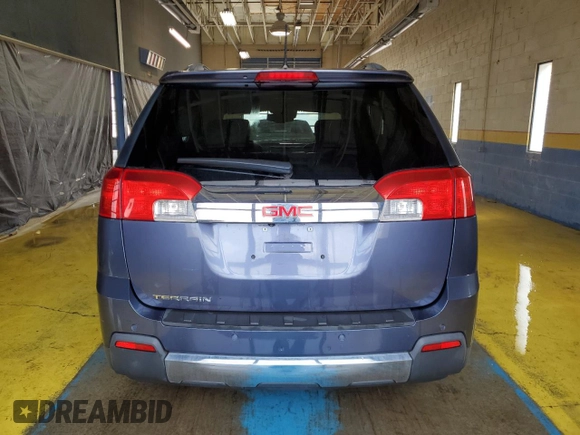 2013 GMC Terrain SLT z VIN 2GKALWEK8D6219783, wystawiony jako Copart lot #60334185 z przebiegiem 89 748 mil mil oraz Czysty tytuł • Clean title. Historia ofert i sprzedaży dostępna na DreamBid. Obrazek 6.