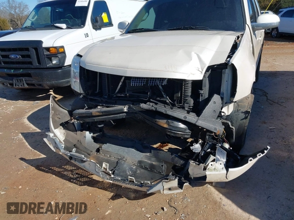 2013 Cadillac Escalade Premium with VIN 1GYS4CEF4DR159529, listed as a IAAI auction lot 41363154 with 204,993 mi miles. Bid and sale history available at carsss.com. Image 6.