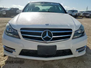 2014 Mercedes-Benz C 250 Sport with VIN WDDGF4HB5EA962960, listed as a Copart auction lot 62601655 with 34,620 mi miles and Salvage title. Bid and sale history available at DreamBid. Image 5.