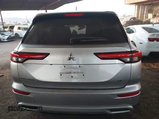 2022 Mitsubishi Outlander SE z VIN JA4J3UA88NZ023157, wystawiony jako IAAI lot #41357953 z przebiegiem 34 081 mil mil oraz . Historia ofert i sprzedaży dostępna na DreamBid. Obrazek 16.