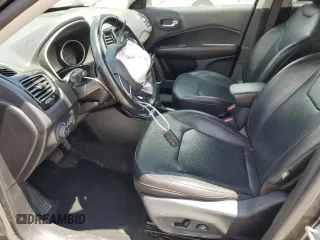 2020 Jeep Compass High Altitude z VIN 3C4NJDCB3LT123497, wystawiony jako Copart lot #59130385 z przebiegiem 107 582 mil mil oraz Czysty tytuł • Clean title. Historia ofert i sprzedaży dostępna na DreamBid. Obrazek 7.