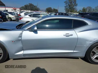 2017 Chevrolet Camaro 1LT z VIN 1G1FB1RS0H0146367, wystawiony jako IAAI lot #42343908 z przebiegiem 82 747 mil mil oraz . Historia ofert i sprzedaży dostępna na DreamBid. Obrazek 14.