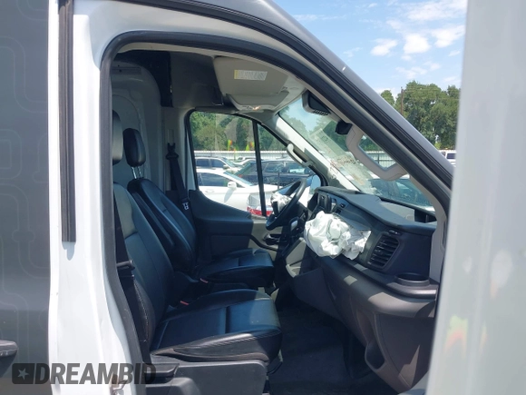 2020 Ford Transit Cargo z VIN 1FTBR1C82LKB46155, wystawiony jako IAAI lot #42437297 z przebiegiem 75 040 mil mil oraz . Historia ofert i sprzedaży dostępna na DreamBid. Obrazek 5.
