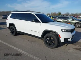 2023 Jeep Grand Cherokee Altitude z VIN 1C4RJKAG0P8885422, wystawiony jako IAAI lot #41939008 z przebiegiem 39 955 mil mil oraz . Historia ofert i sprzedaży dostępna na DreamBid. Obrazek 1.