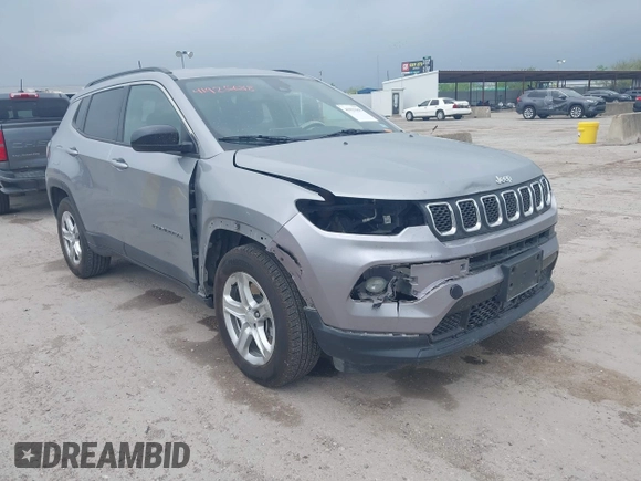 2023 Jeep Compass Latitude z VIN 3C4NJDBN3PT514117, wystawiony jako IAAI lot #41925688 z przebiegiem 50 468 mil mil oraz . Historia ofert i sprzedaży dostępna na DreamBid. Obrazek 1.