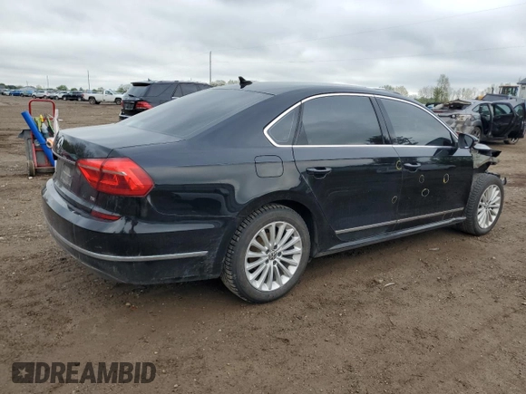 2016 Volkswagen Passat SE z VIN 1VWBT7A38GC051284, wystawiony jako Copart lot #56017235 z przebiegiem 120 066 mil mil oraz Czysty tytuł • Clean title. Historia ofert i sprzedaży dostępna na DreamBid. Obrazek 3.