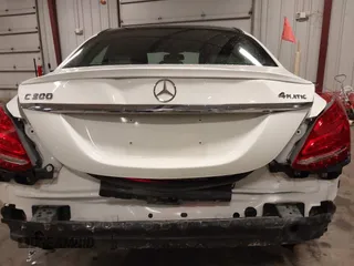 2018 Mercedes-Benz C 300 z VIN WDDWF4KB8JR351384, wystawiony jako IAAI lot #42421670 z przebiegiem 41 814 mil mil oraz . Historia ofert i sprzedaży dostępna na DreamBid. Obrazek 6.