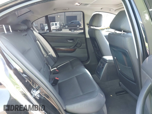2007 BMW 3 Series 335i with VIN WBAVB73527PA89815, listed as a IAAI auction lot 41956634 with 119,121 mi miles and . Bid and sale history available at DreamBid. Image 8.