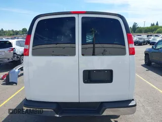 2020 Chevrolet Express Passenger z VIN 1GAWGFFGXL1155840, wystawiony jako IAAI lot #42207765 z przebiegiem 72 439 mil mil oraz . Historia ofert i sprzedaży dostępna na DreamBid. Obrazek 6.