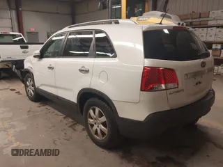 2012 Kia Sorento LX with VIN 5XYKTDA2XCG250013, listed as a IAAI auction lot 41863672 with 172,118 mi miles. Bid and sale history available at carsss.com. Image 3.