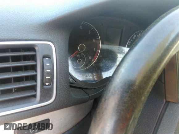 2013 Volkswagen Passat SE с VIN 1VWBP7A32DC126643, выставлен на аукционе IAAI как лот 41855329 с пробегом Не указан миль и . История ставок и продаж доступна на DreamBid. Изображение 7.