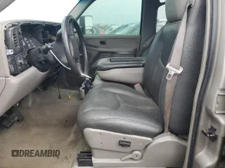 2003 GMC Sierra 1500HD SLE z VIN 1GTGK13U83F178687, wystawiony jako Copart lot #75805414 z przebiegiem Nie podano mil oraz Szkody całkowita. Historia ofert i sprzedaży dostępna na DreamBid. Obrazek 7.