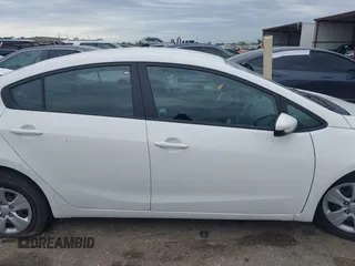 2016 Kia Forte LX z VIN KNAFK4A63G5486330, wystawiony jako IAAI lot #41898559 z przebiegiem 149 606 mil mil oraz . Historia ofert i sprzedaży dostępna na DreamBid. Obrazek 13.